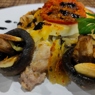 Фотография рецепта Куриные грудки запеченные с домашним сыром помидорами луком и грибами автор Ална Казавчинская