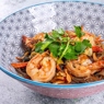 Фотография рецепта Лапша на воке с креветками водорослями и китайским салатом автор Еда