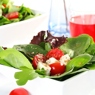 Фотография рецепта Легкий итальянский салат из томатов красного лука и козьего сыра автор Masha Potashova