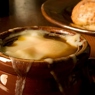 Фотография рецепта Луковый суп запеченный под сырной корочкой автор Masha Potashova