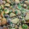 Фотография рецепта Молодой картофель с грибами и сливками автор Ална Казавчинская