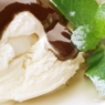 Фотография рецепта Мороженое с ягодным и шоколадным сиропом автор Ekaterina Gusakova