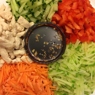 Фотография рецепта Овощной салат с куриным филе и заправкой из соевого соуса автор Nadya