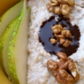 Фотография рецепта Овсяная каша с грушей грецким орехом и острым шоколадным соусом автор Саша Данилова