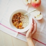 Фотография рецепта Овсяная каша с яблоком и соленой карамелью автор Елена Смирнова