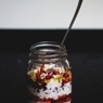 Фотография рецепта Овсяный завтрак с зернами граната в банке автор Доценко Юлия
