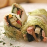 Фотография рецепта Паровые рулеты из семги с овощами и зеленью с соусом из натурального йогурта автор iCook