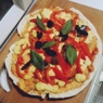 Фотография рецепта Пицца на бездрожжевом тесте с белыми маринованными грибами и гаудой автор Catherine A