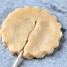 Фотография рецепта Пирожок с яблоком на палочке автор Lubava Buhtiarova