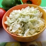Фотография рецепта Салат из капусты и зеленых яблок с йогуртовой заправкой автор Masha Potashova