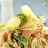 Фотография рецепта Салат из копченого лосося с мягким сыром укропом и лимонным соусом автор Masha Potashova