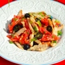 Фотография рецепта Салат из курицы с оливками и помидорами автор Наталья Прокопенко