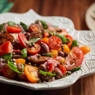 Фотография рецепта Салат из помидоров с оливками и каперсами от Резы автор Телеканал Food Network