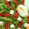 Фотография рецепта Салат с рукколой яйцомпашот и вялеными помидорами автор Марина Еремина