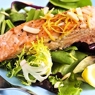 Фотография рецепта Салат с жареным лососем и овощами автор Адская Кухня на РЕН ТВ