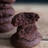 Фотография рецепта Шоколадное печенье с карамелью и фундуком автор Евгения Кукоба