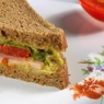 Фотография рецепта Сэндвичи с гуакамоле каперсами и копченым мясом автор Еда