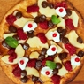Фотография рецепта Сладкая пицца с грушей в карамели малиной и крем сыром автор макс родин