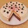 Фотография рецепта Сливочношоколадный торт с клубничной пропиткой автор Ryazhenka