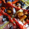 Фотография рецепта Слоеный овощной салат с прошутто и фетой на доске автор Irina Leinvand