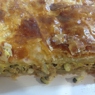Фотография рецепта Слоеный пирог с тунцом лукомпореем и солеными огурцами автор Настя Ткаченко