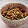 Фотография рецепта Теплый салат с грибами шпинатом и ореховым соусом автор Еда