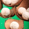 Фотография рецепта Трюфели из рикотты в белом шоколаде и кокосовой стружке с целым миндалем автор Masha Potashova