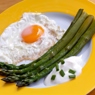 Фотография рецепта Запеченные яйца со спаржей автор Саша Давыденко
