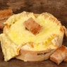 Фотография рецепта Запеченный камамбер с тимьяном чесноком и чесночным хлебом автор Masha Potashova