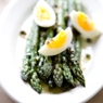 Фотография рецепта Зеленая спаржа с перепелиными яйцами сельдереем и эстрагоном автор Саша Давыденко