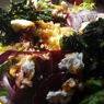 Фотография рецепта Зеленый салат со свеклой белым сыром киноа  и чипсами из капусты кейл автор Irina Leinvand