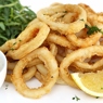Фотография рецепта Жареные кольца кальмаров в тесте из нутовой муки с салатом из петрушки автор maximsemin