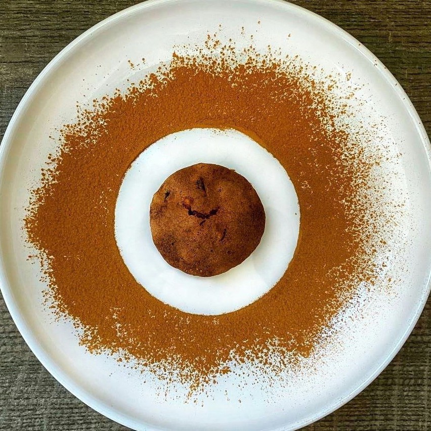 Безглютеновый кекс с орехами и финиками