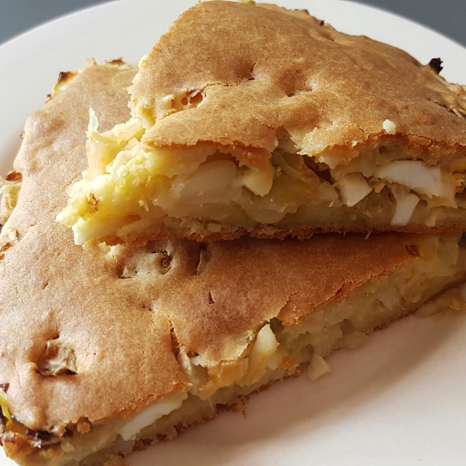 Быстрый капустный пирог с яйцом