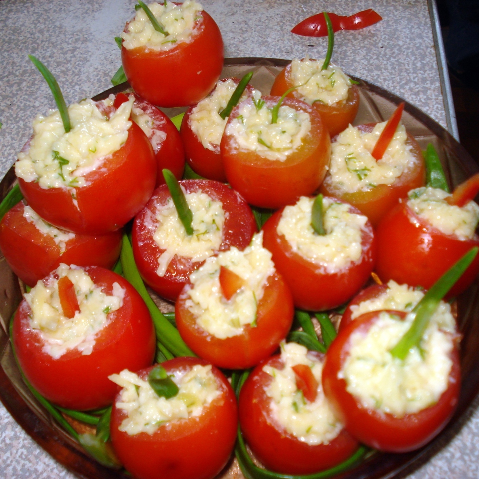 Фаршированный сыром черри