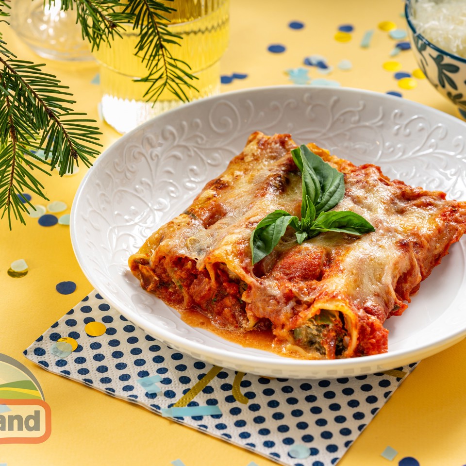 Каннеллони с творожным сыром, вялеными томатами и оливками