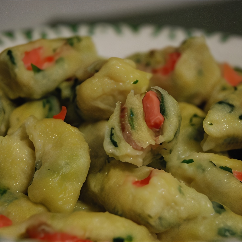 Картофельные клецки со шпинатом и форелью