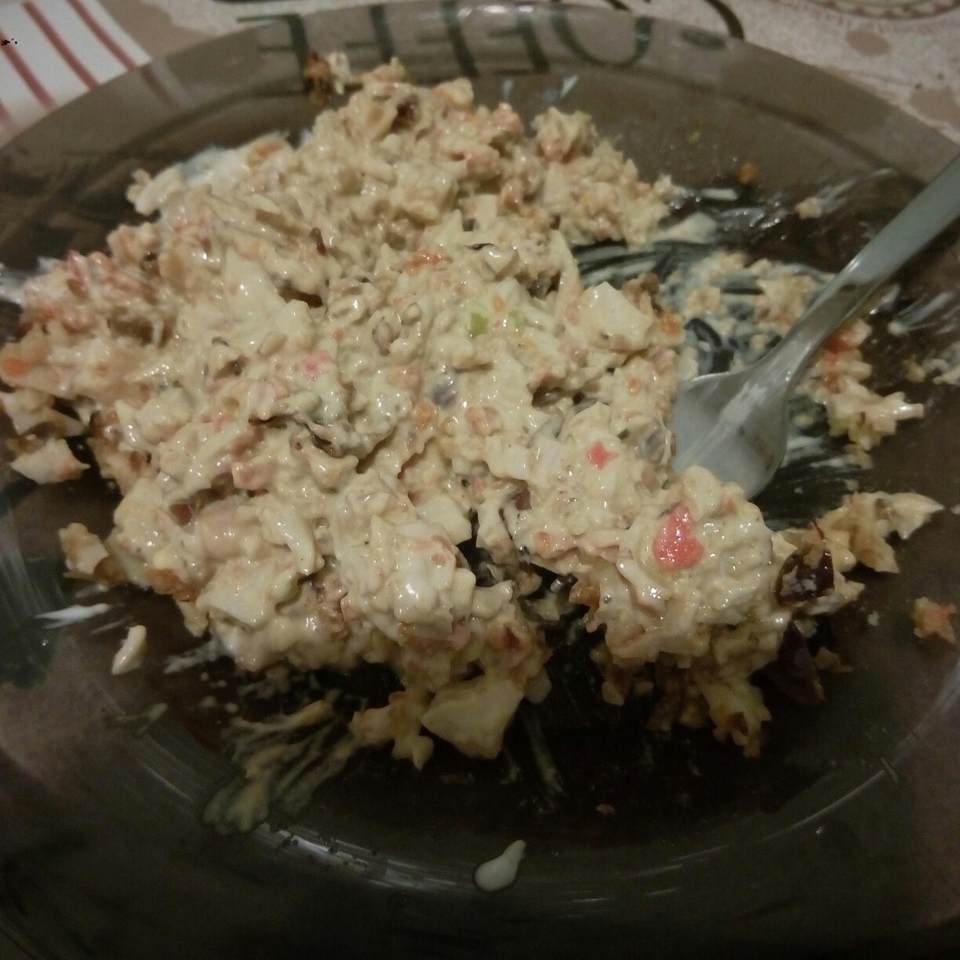 Крабовый салат с морковкой и яблоком