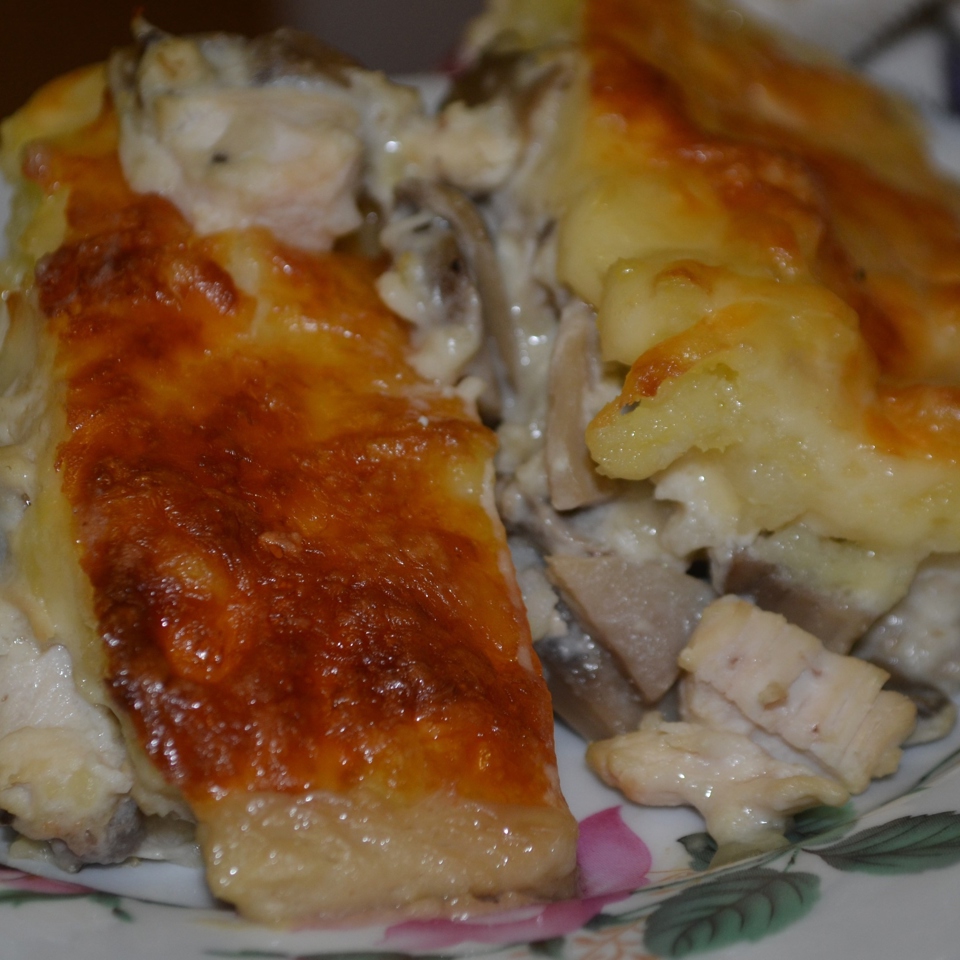 Курица с грибами под картофельной шубой