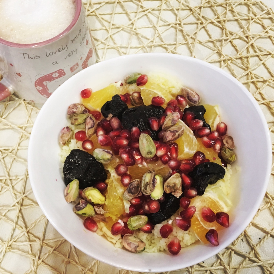 Кускус с апельсинами, гранатами и фисташками