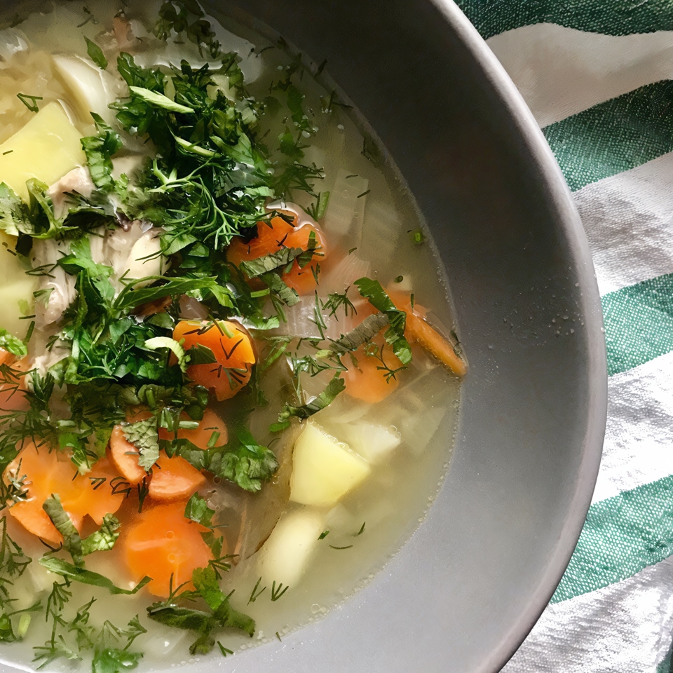 Легкий суп с чечевицей и куриным филе