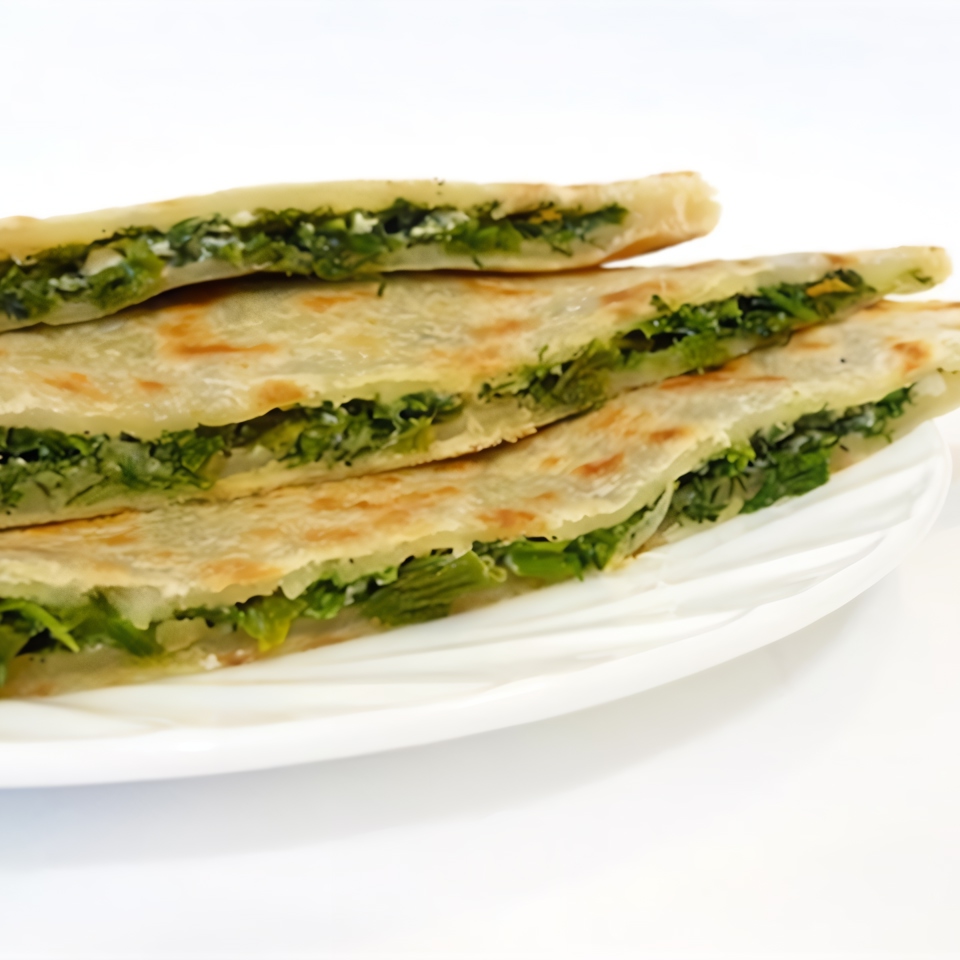 Лепешки с начинкой из зелени, кориандра и шнитт-лука