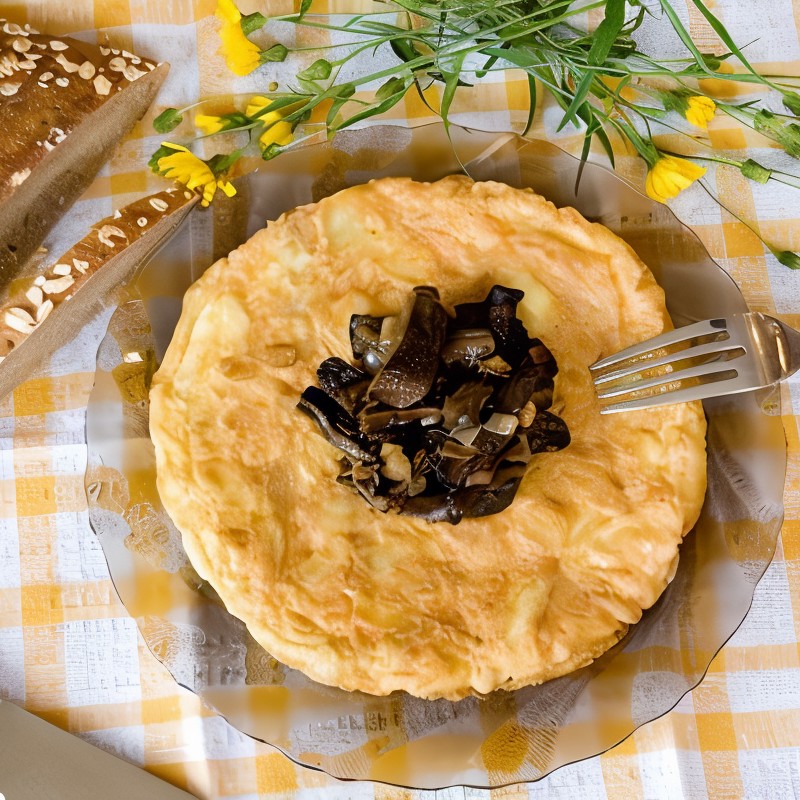 Омлет с грибами, луком и зеленью