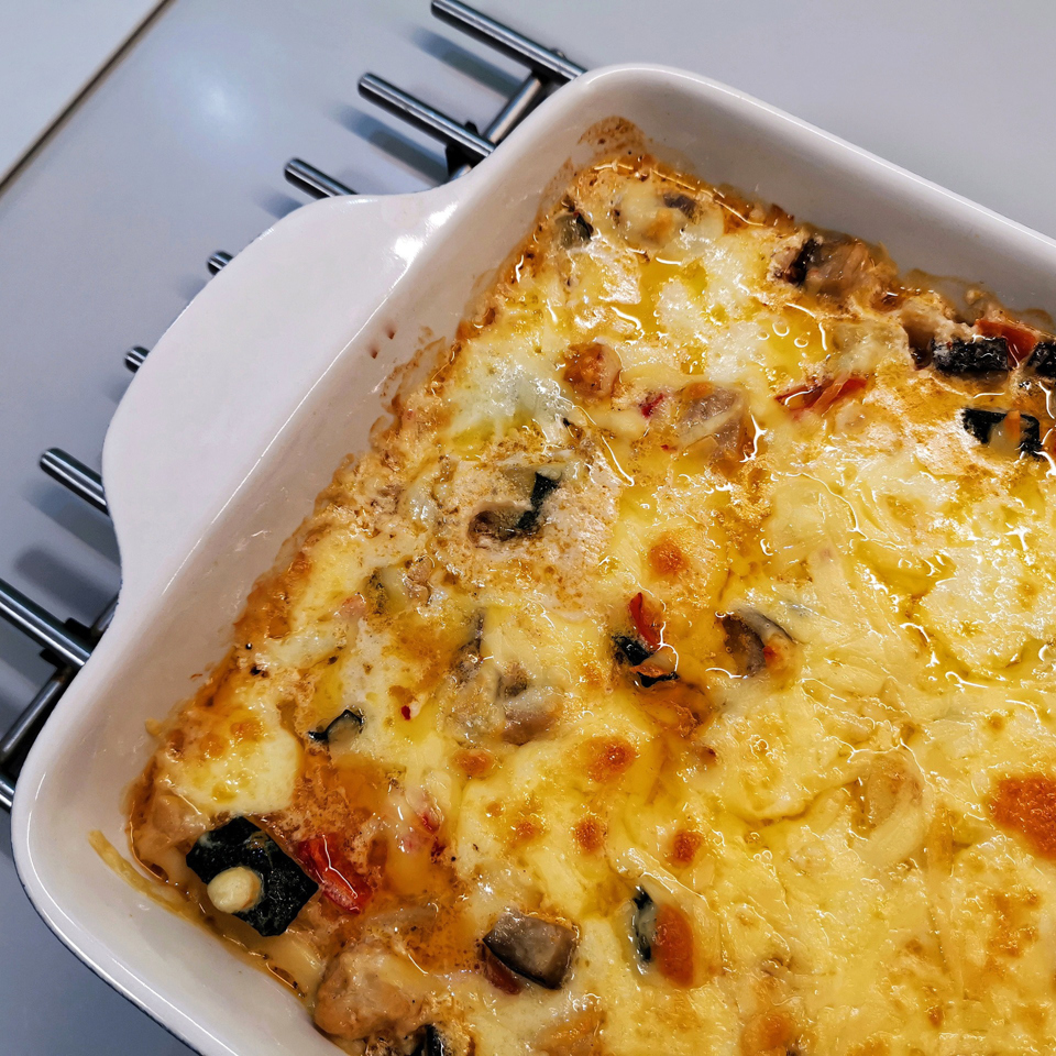Овощное рагу с сыром сулугуни в духовке