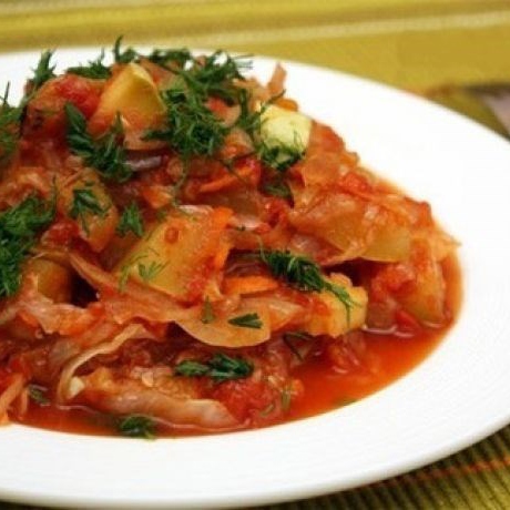 Овощное рагу с капустой и картофелем