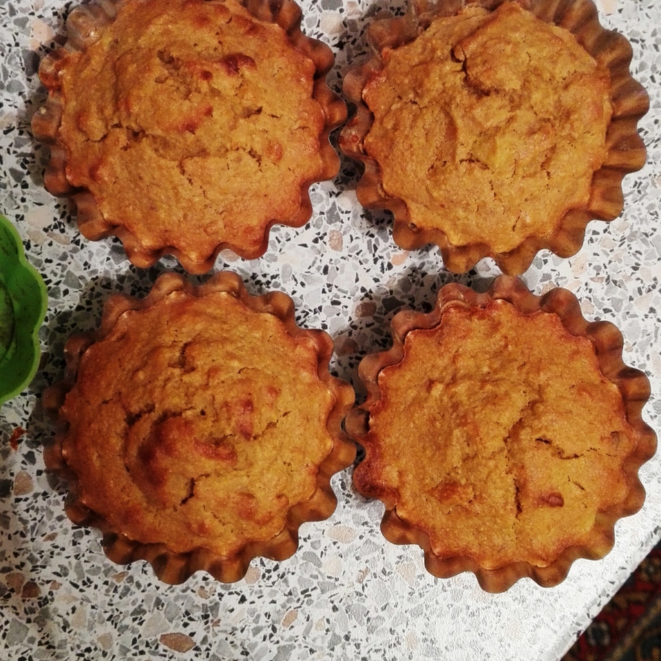 Овсяные маффины с тыквой, орехами и пряностями