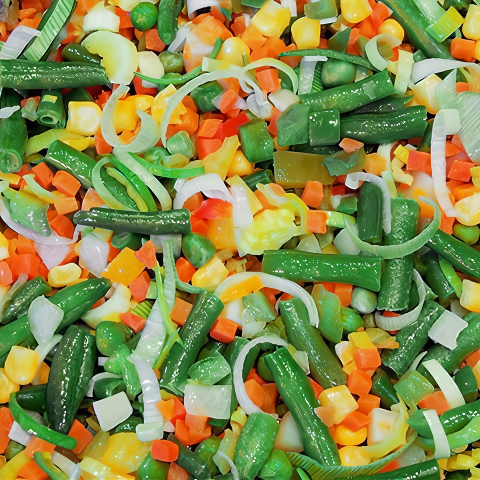 Салат из ячменя, кукурузы, зеленой фасоли и козьего сыра