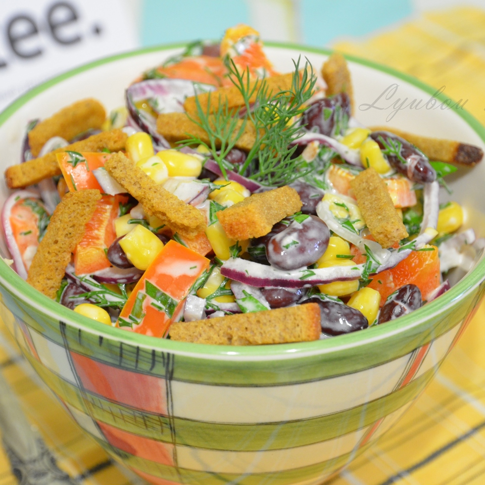 Салат из красной фасоли с кукурузой