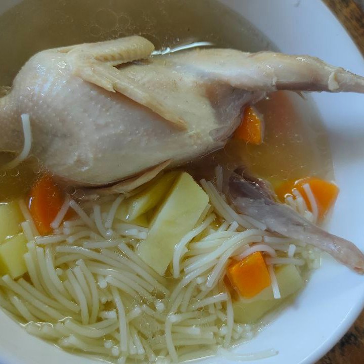 Суп с перепелками, вермишелью и картофелем