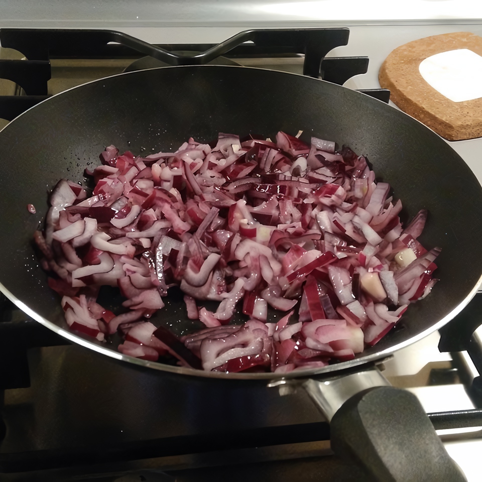 Теплый салат Рула с грибами и рукколой